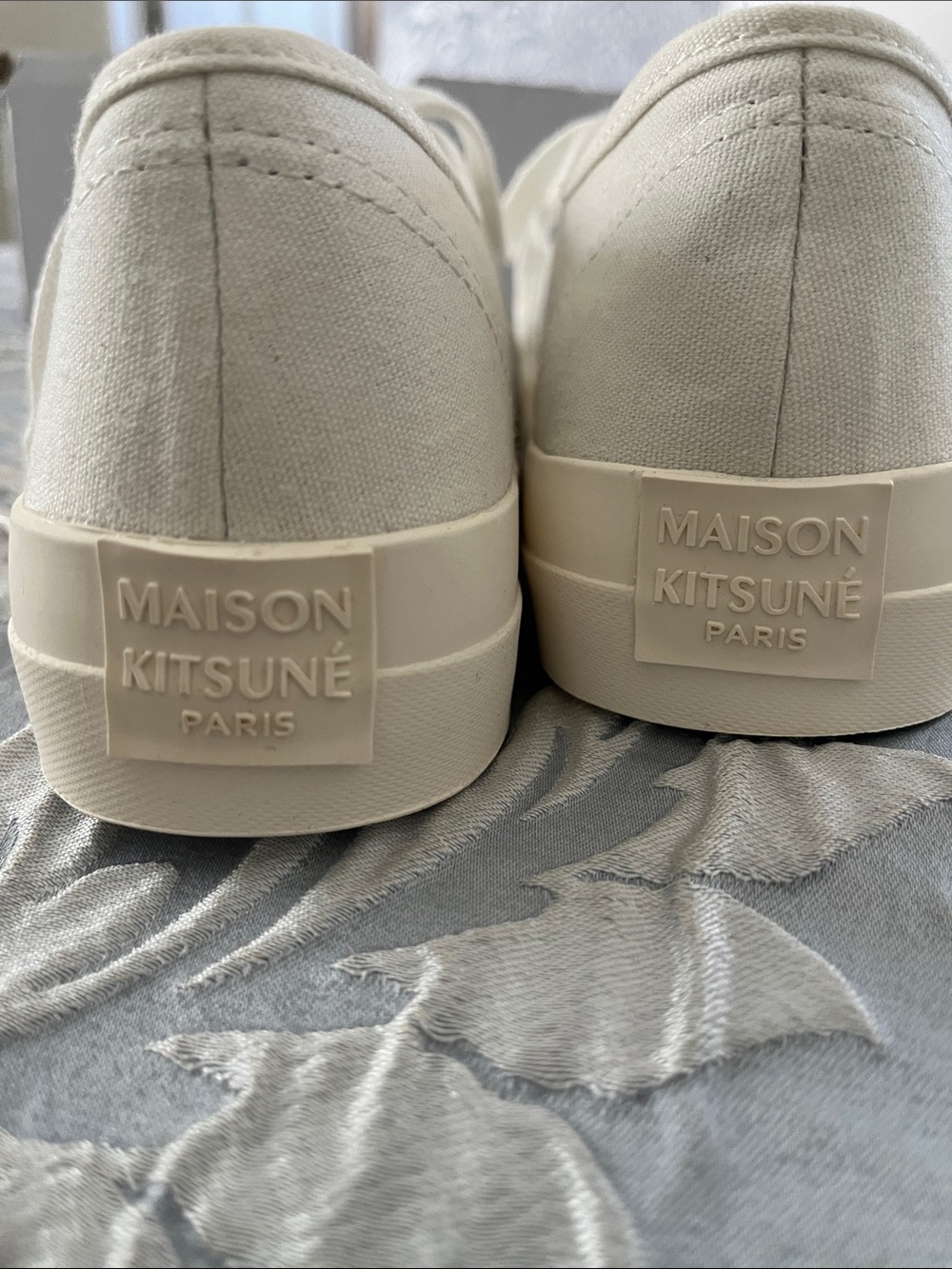 MAISON KITSUNÉ Off-White Canvas Low-Top Sneakers- NEW - Picture 8 of 11